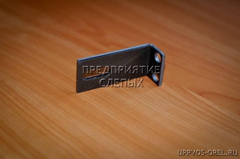 Ухо для кожуха