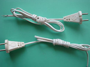 Шнур армированный неразборный двухполюсными вилками 