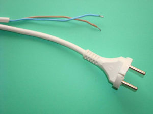 Шнур армированный неразборный двухполюсными вилками 