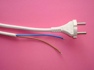 Шнур армированный неразборный двухполюсными вилками 