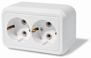 Розетка открытой установки двухместная, с заземлением, серия Москвичка, цвет белый