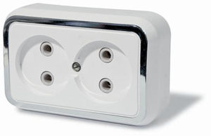 Розетка открытой установки двухместная, серия Москвичка, цвет белый с рамкой под серебро