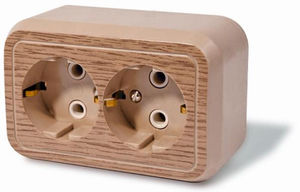 Розетка открытой установки двухместная, с заземлением и монтажной пластиной, серия Россиянка, цвет под светлое дерево