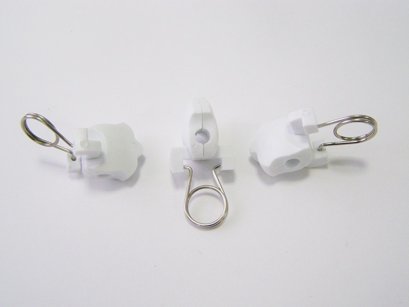 Зажим шторный пластмассовый