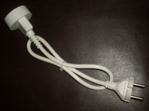 Шнуры армированные неразборными штепсельной вилкой и переносной розеткой