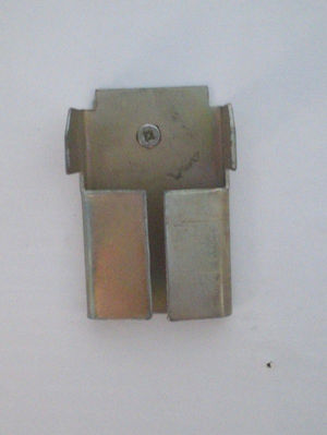 Изделия из металла: замок упаковочный