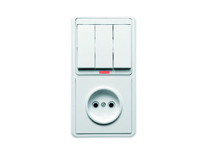 Блок комбинированный скрытой установки (3клавишный выключатель с подсветкой+розетка) БКВР-212