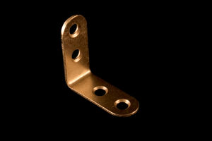 Угольник 16х40 (кор) х500