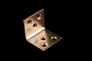 Угольник 30 (кор) х400