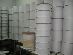 Коробки картонные круглой формы для торто.